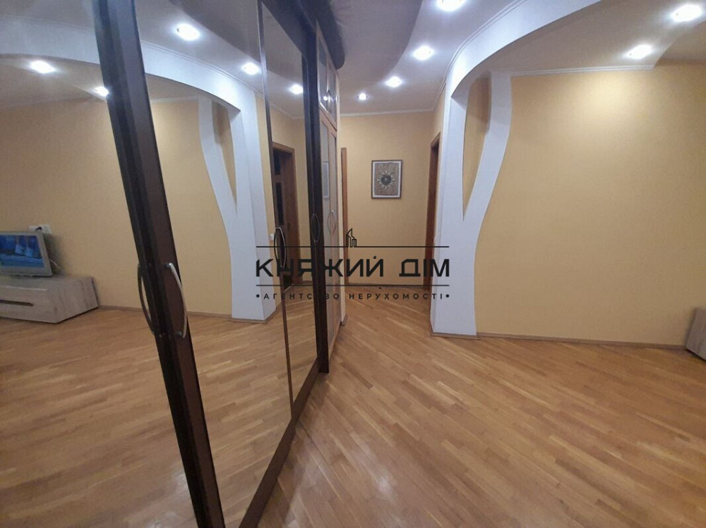 Продаж 3-кімнатної квартири, метро Житомирська 3 хв.пішки. № 21145874 Київ - фото 9