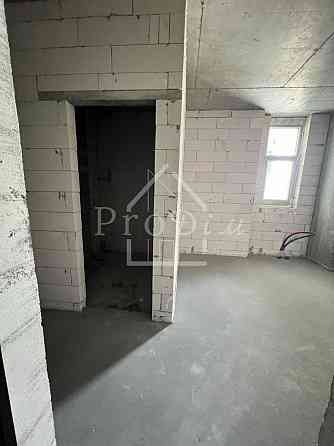 Продаж Квартира 1-кімнатна, 4/5 поверх на Осіння вул., 28 Київ