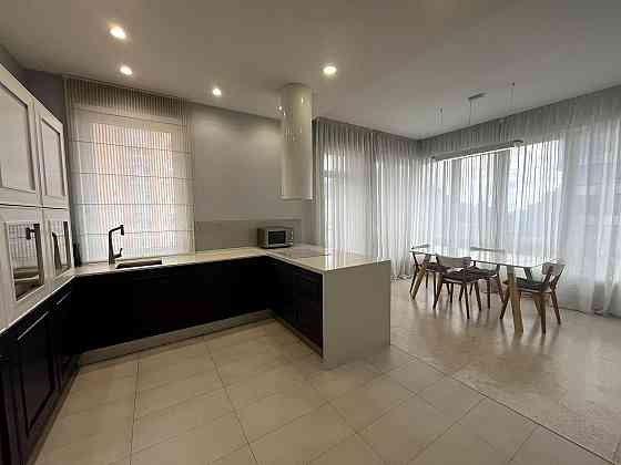 Продаж Квартира 2-кімнатна, 18/23 поверх на Димитрова вул., д. 4 Kiev