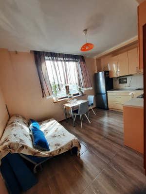 Просторная 2-комнатная квартира с ремонтом на ул. Бочарова Одесса