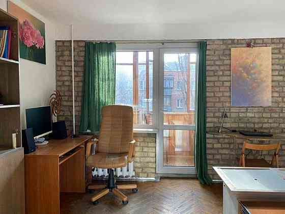 Продаж Квартира 2-кімнатна, 4/5 поверх на Олени Теліги вул., 39а Київ