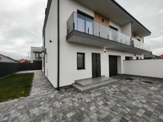 For sale 2-storey Cottage with land 2.5 ares 130 sq.m 4 rooms at Станційна Mynai