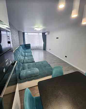 Продаж 3к квартири 85 кв. м на просп. Злуки Тернопіль