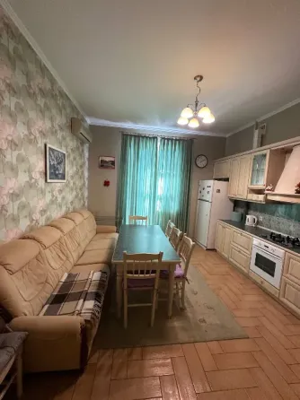 Оренда 3к Квартира 128 кв.м провулок Коновальця Евгена, 13 Дніпро