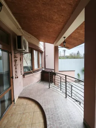 Оренда 2-поверховий Котедж з ділянкою 3 сот 180 кв.м 4 кімн. на Івана Франка 1Б Ужгород