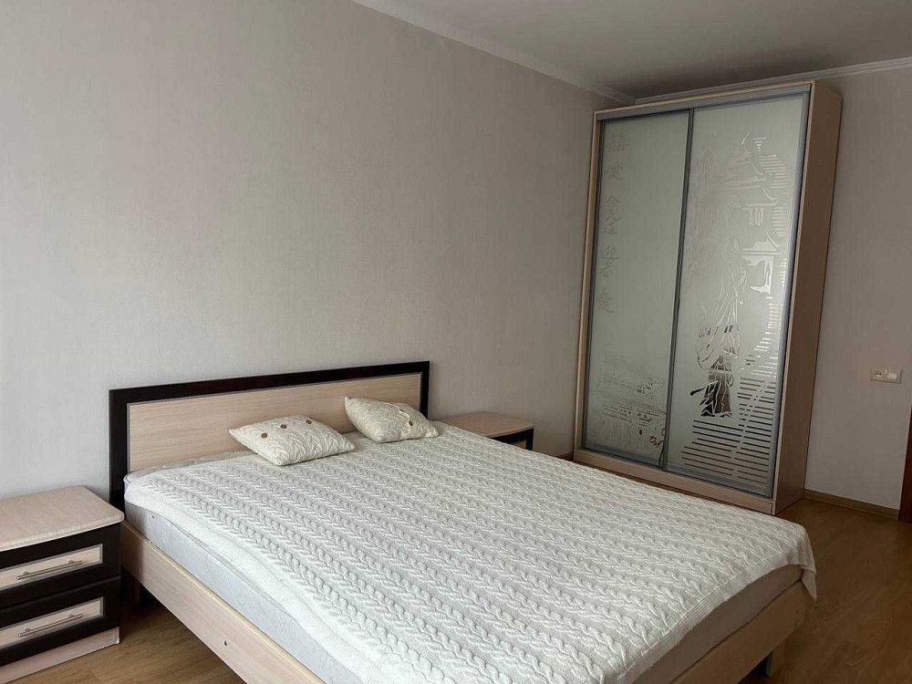 Продаж Квартира 2-кімнатна, 2/18 поверх на Драгоманова вул., д. 1Г Київ - фото 2