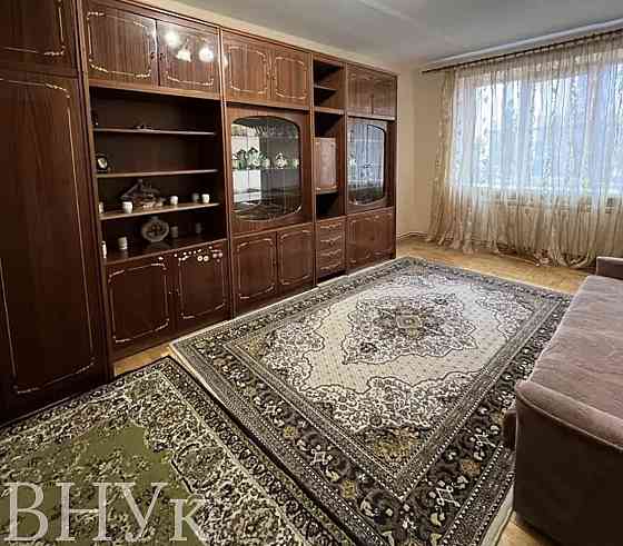 Продаж Квартира 3-кімнатна, 3/5 поверх на Столєтова Ужгород