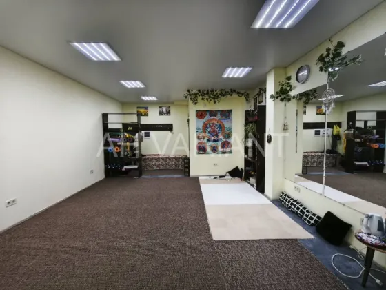 Продаж Приміщення в житловому будинку площа 36 кв.м на 8 березня 28б Ужгород