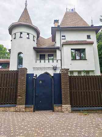 Оренда Будинок 6-кімнатний на вул. Дебютна Харків