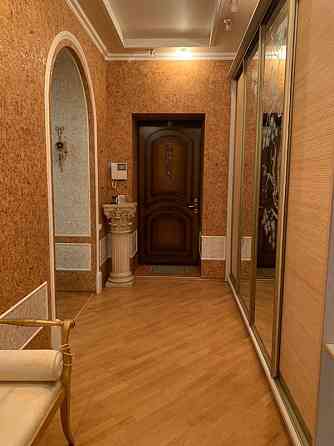 Оренда Квартира 3-кімнатна на Крещатик ул., 15 Киев