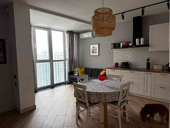 Продаж Квартира 3-кімнатна, 16/16 поверх на Тираспольская вул., д. 54 Київ