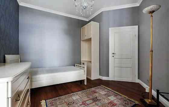 Продаж Квартира 3-кімнатна, 12/27 поверх на Коновальця Євгена вул., д. 44а Київ