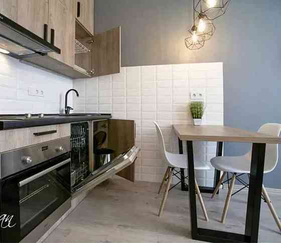 Оренда Квартира 1-кімнатна, 2/14 поверх на Соборності, 17 Kiev