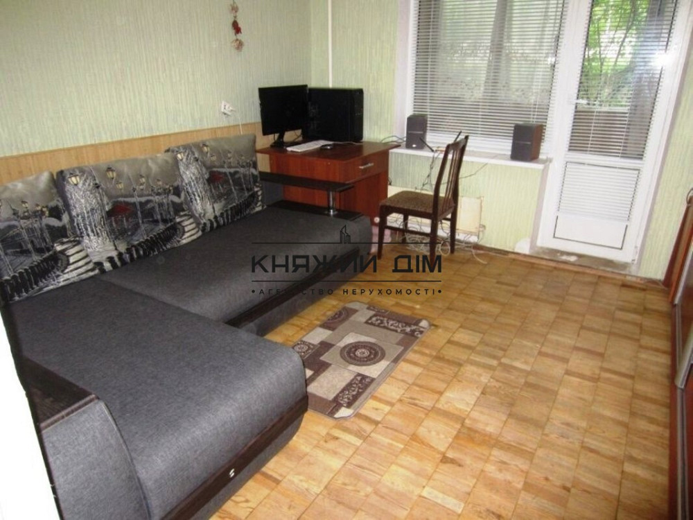 Продаж роздільної 4-х к. квартири на Харківському масиві. № 21124768 Київ - фото 1