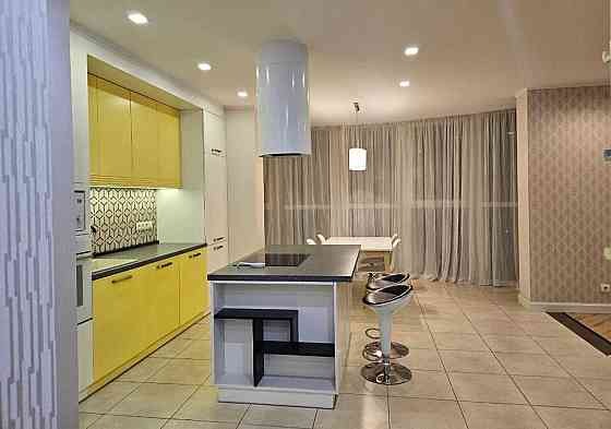 Продаж Квартира 3-кімнатна, 6/10 поверх на вул. Івана Сльоти Житомир