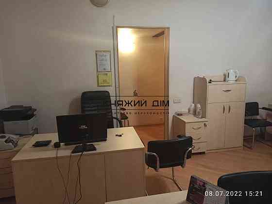 Оренда офісне приміщення на Ивана Франко ул. поверх - 1/5 Киев