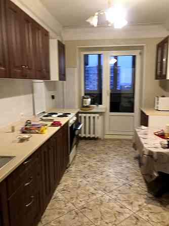 Продаж Квартира 3-кімнатна, 10/18 поверх на Берестейський вул., д. 89-А Київ