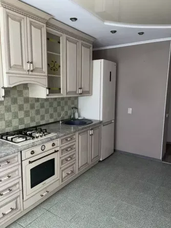 Продаж Квартира 3-кімнатна, 8/9 поверх на вул. Преображенська Кропивницький