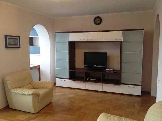 Оренда Квартира 3-кімнатна, 8/13 поверх на ул. Суворова, 13 Київ