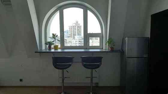 Оренда Квартира 2-кімнатна, 9/9 поверх на Кониського, 76-78 Kiev