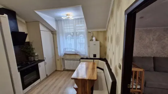 Продаж Квартира 1-кімнатна, 5/5 поверх на Институтская ул., 52 