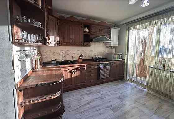 Продаж 3к квартири 99.3 кв. м на вул. Євгена Коновальця Ternopil'