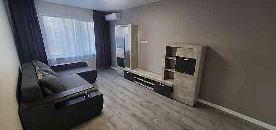 Оренда Квартира 2-кімнатна, 16/27 поверх на Вишняковская ул., 2 Kiev