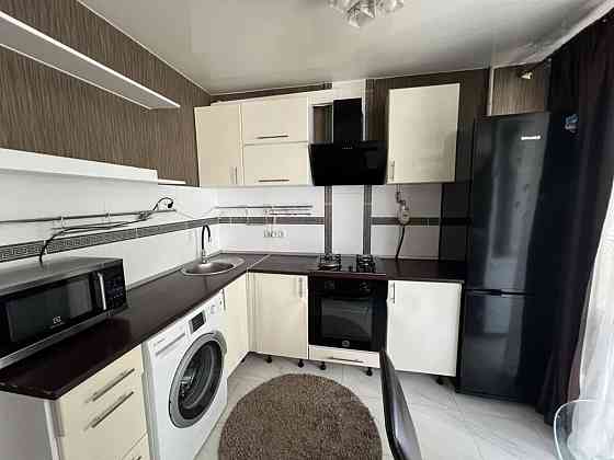 Оренда Квартира 1-кімнатна, 1/9 поверх на бульвар Верховної Ради, 19 Київ