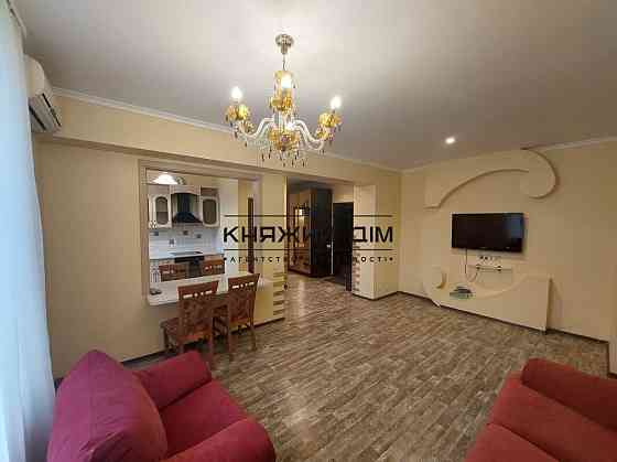 Оренда Квартира 3-кімнатна, 1/3 поверх на Фрометовская ул. Киев