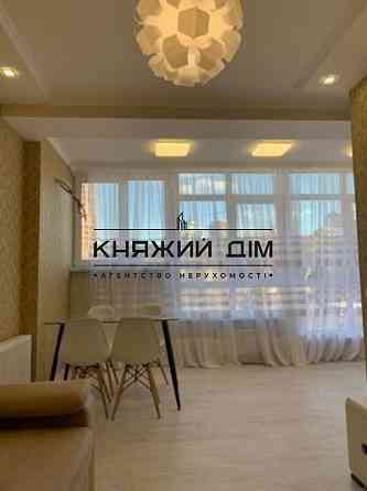 Оренда Квартира 3-кімнатна, 4/10 поверх на Глубочицкая ул. Киев