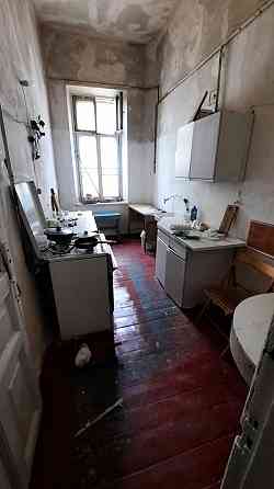 Продам шестикомнатную коммунальную квартиру в крепком теплом доме. Одеса