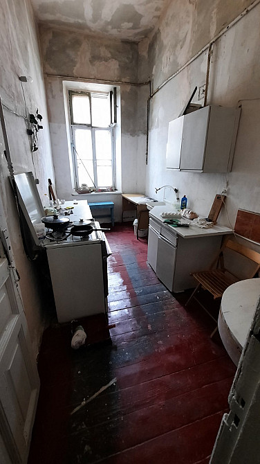 Продам шестикомнатную коммунальную квартиру в крепком теплом доме. Одеса - фото 1