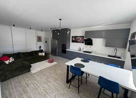 Продаж Будинок 4-кімнатний на ул. Светлая, 18/23а Лиманка