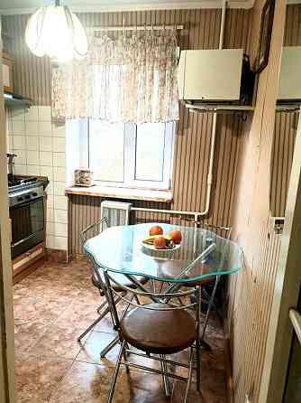 Оренда Квартира 2-кімнатна на ул. Братьев Зеровых, 2а Київ