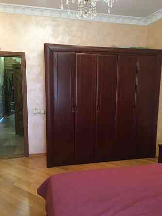 Продаж Квартира 3-кімнатна, 13/18 поверх на Дмитрівська вул., д. 69 Киев