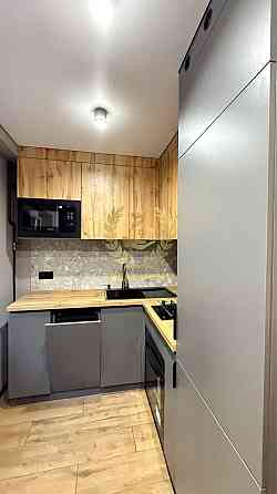 Продаж Квартира 1-кімнатна, 1/5 поверх на Владимира Сальского ул., 25 Kiev