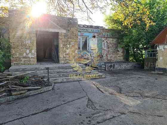 Продаж Будинок 5-кімнатний на Садовая ул., 17 