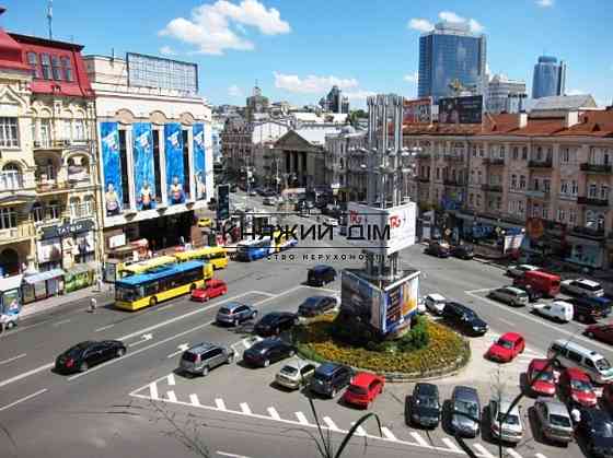 Продаж 2-х к. квартири в центрі Києва Площа Українських Героїв. № 21108286 Київ