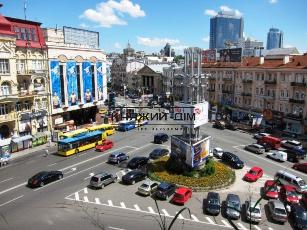 Продаж 2-х к. квартири в центрі Києва Площа Українських Героїв. № 21108286 Київ - фото 2