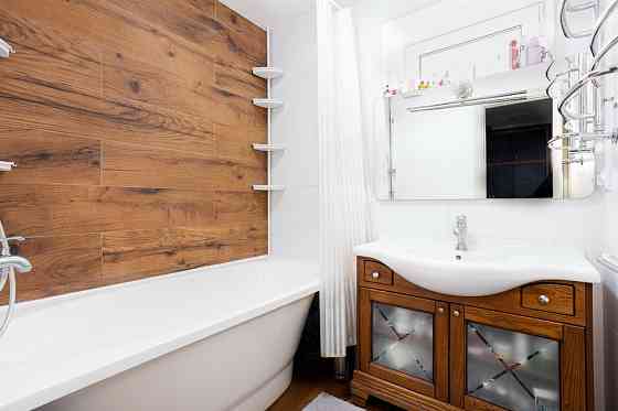 Продаж Квартира 4-кімнатна, 7/12 поверх на Митрополита Андрія Шептицького вул., д. 3-Б Київ