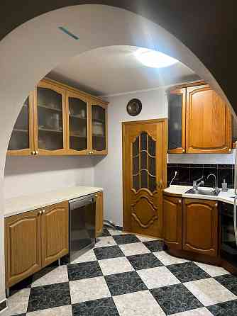 Продаж Квартира 3-кімнатна, 3/10 поверх на Лаврухіна Миколи вул., д. 7 Kiev