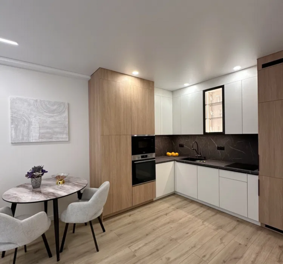 Продаж Квартира 1-кімнатна, 13/21 поверх на Максимовича, 27 Kiev