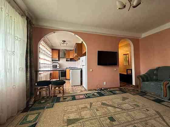 Продаж Квартира 2-кімнатна, 5/5 поверх на Пирогівський шлях вул., д. 44 Київ