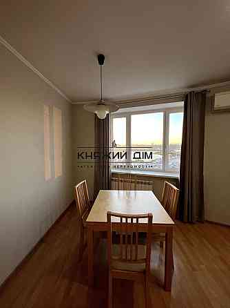 Продаж 3 кімнатної квартири по вул. Анни Ахматової 47 код 21146219 Київ