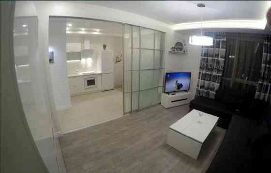 Оренда Квартира 2-кімнатна, 10/15 поверх на пр. Николая Бажана, 1-а Київ