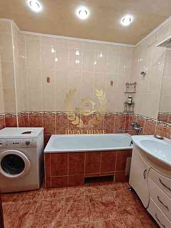 Продаж Квартира 2-кімнатна, 16/19 поверх на Драгоманова ул., 1Г Kiev