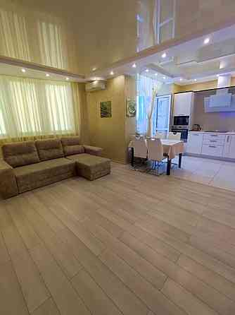 Продаж Квартира 3-кімнатна, 21/25 поверх на Ревуцького, 7В Київ