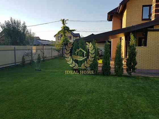 Продаж Будинок 6-кімнатний на Центральная ул. 