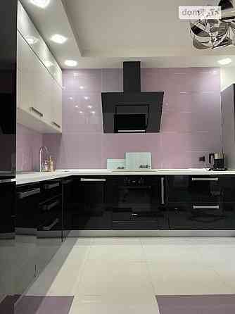 Оренда Квартира 3-кімнатна, 11/22 поверх на ул. Урловская Kiev