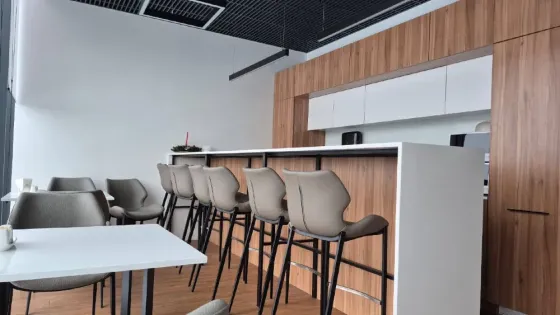 Здається Офісні приміщення площа 410 кв.м Дніпро Костомарівська Дніпро